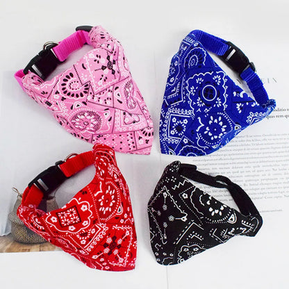 Elegante collar tipo bandana para mascotas