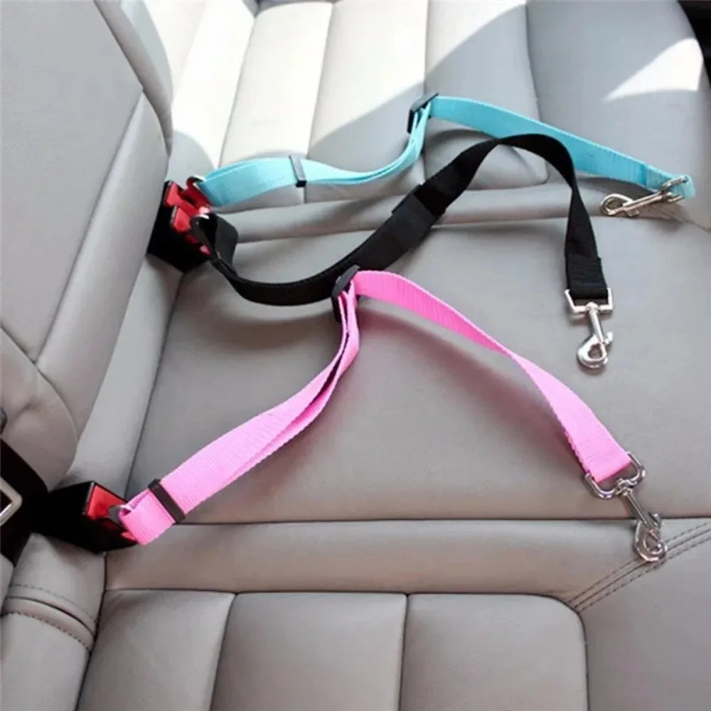 Cinturón de seguridad ajustable para mascotas en el automóvil